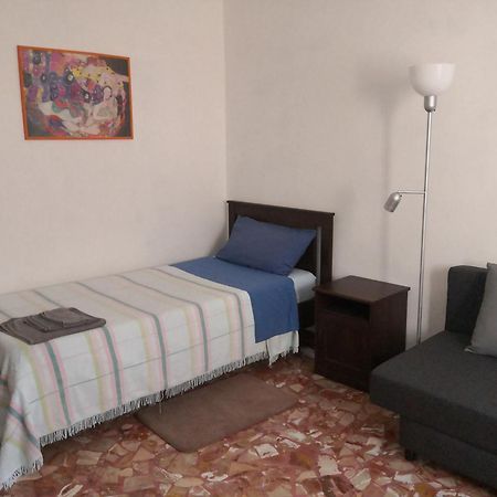 Trilocale Alla Lunetta Apartman Bologna Kültér fotó