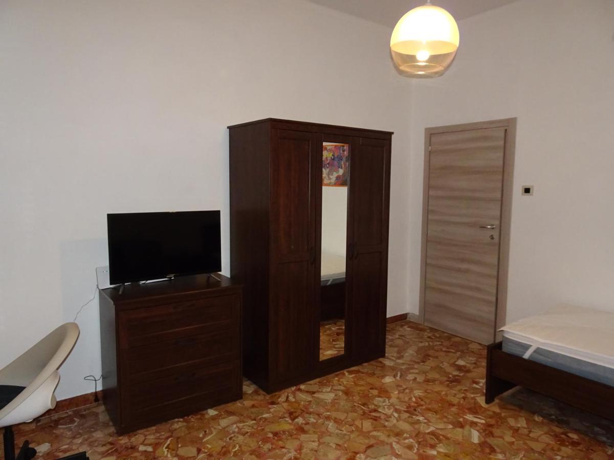 Trilocale Alla Lunetta Apartman Bologna Kültér fotó