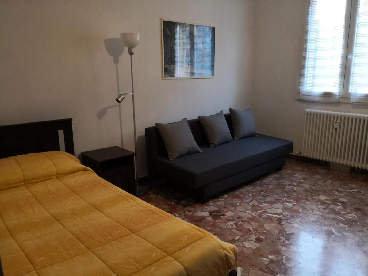 Trilocale Alla Lunetta Apartman Bologna Kültér fotó