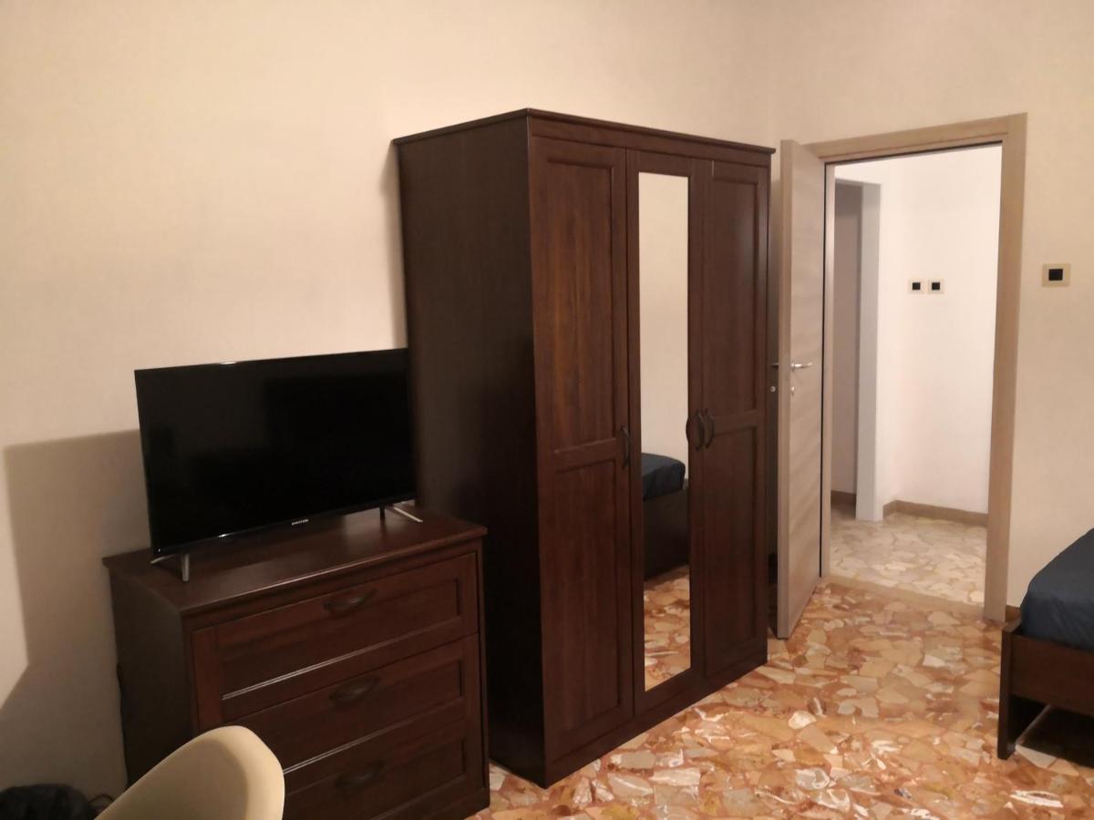 Trilocale Alla Lunetta Apartman Bologna Kültér fotó